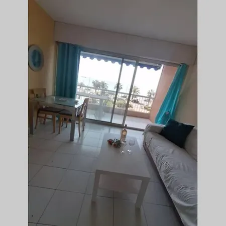Appartement T2 45m2 face mer avec terrasse Fréjus
